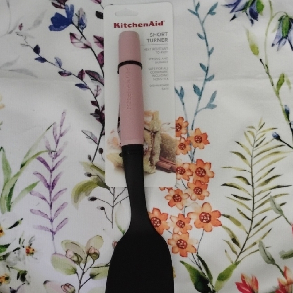 KitchenAid Short Turner - Soft Pink and Black